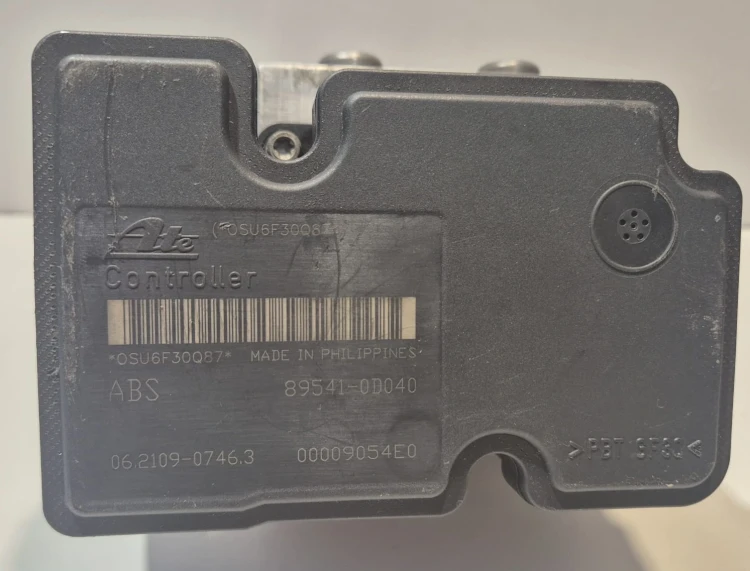 44510-0D031 89541-0D040 bomba ABS com centralina Toyota Yaris II