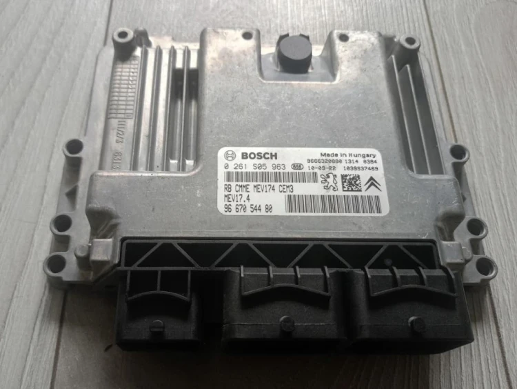 0261S05963 9667054480 sterownik silnika Bosch MEV17.4 Peugeot Citroën 1.4 / 1.6 IMMO OFF