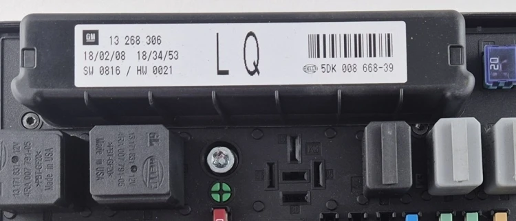 13268306 5DK008668-39 scatola fusibili UEC Opel Astra H / Zafira B